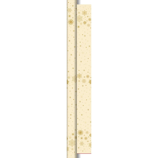 Die Dunicel-Rolle 25x1,18m Star Stargazimg creme von Duni GmbH hat ein beiges Design mit goldenen Schneeflocken und Sternen, ideal als Tischdekoration. Die Rolle wirft einen linken Schatten, so dass der Eindruck entsteht, sie sei teilweise ausgerollt oder geschichtet.