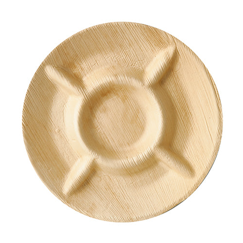 Ein runder, leichter Palmblatt-Aschenbecher der PAPSTAR GmbH aus umweltfreundlichem Material mit drei Rillen für Zigaretten, Draufsicht auf weißem Hintergrund. Produkt: PAPSTAR 6 Teller, Palmblatt "pure" 5-geteilt.