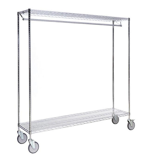 Der Novocal Kittelständer aus Präzisionsstahl, vernickelt und hochglanzverchromt, bietet auf vier Rollen eine horizontale Hängestange und ein Drahtfach, ideal für mobile Kleideraufbewahrung in medizinischen Einrichtungen.