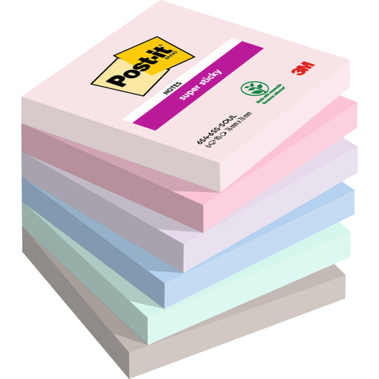 Ein Stapel 3M Deutschland GmbH Post-it® Super Sticky Notes, 76x76 mm, 90 Blatt pro Block, in verschiedenen Pastellfarben, mit PEFC-Logo und Angaben zum Recyclinganteil auf der Oberseite.