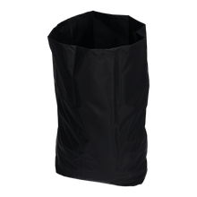 Um grande, vazio saco de lixo reutilizável DEISS 6508 (650x870 mm, preto) da EMIL DEISS KG (GmbH + Co.) feito de material liso e flexível está em pé diante de um fundo branco simples.