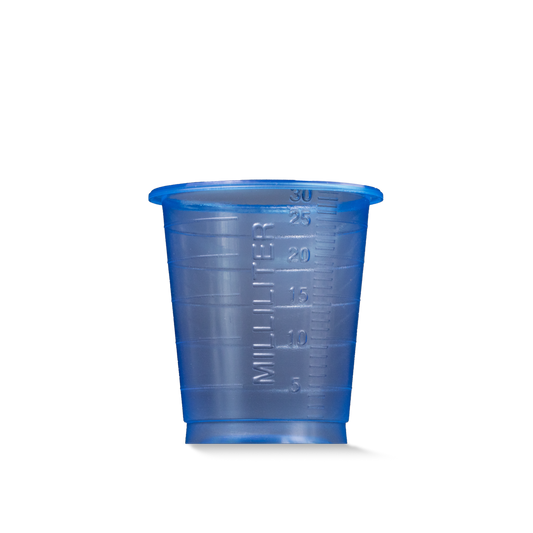 Der MED COMFORT BASIC Einmal Medizinbecher der AMPri Handelsgesellschaft mbH ist ein kleiner, blauer, graduierter 30 ml Kunststoffbecher für den medizinischen Gebrauch, abgebildet auf einem schlichten weißen Hintergrund.