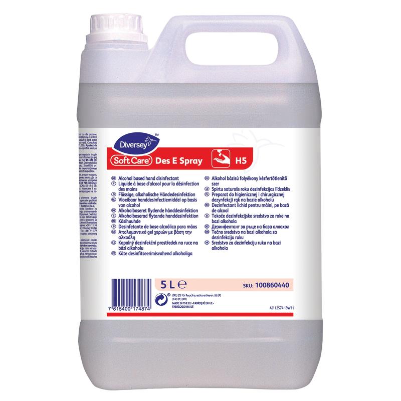 O recipiente de 5 litros "Soft Care Des E Spray H5" da Diversey Deutschland GmbH & Co. OHG oferece desinfecção segura das mãos em formato spray prático e possui rotulagem de produto em branco e vermelho em várias línguas.