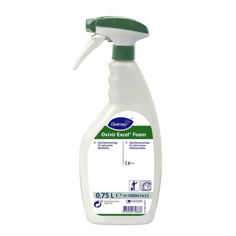 Um desinfetante espumante Oxivir Excel™ de 750 ml com AHP, pronto para uso, da Diversey Deutschland GmbH & Co. OHG, está com pulverizador de espuma e cabeça de pulverização verde e branca em fundo branco.
