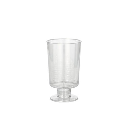 Em um fundo branco simples, está representado um conjunto de 10 copos Starpak transparentes de uma peça para vinho branco (0,1 l, Ø 5,1 cm, 8,5 cm de altura); são feitos de PS de alta qualidade e ideais para servir vinho branco.