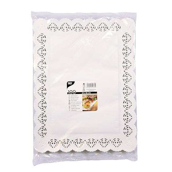 Uma embalagem de plástico transparente "PAPSTAR 100 papéis rendados quadrados, brancos" da PAPSTAR GmbH contém toalhas de papel brancas retangulares com bordas decorativas, bem como uma etiqueta frontal com detalhes do produto e uma imagem de alimento.