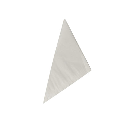 Um PAPSTAR 1000 cones de papel substituto de pergaminho, à prova de gordura da PAPSTAR GmbH é representado como um pedaço de tecido branco, triangular, em um fundo branco sólido.