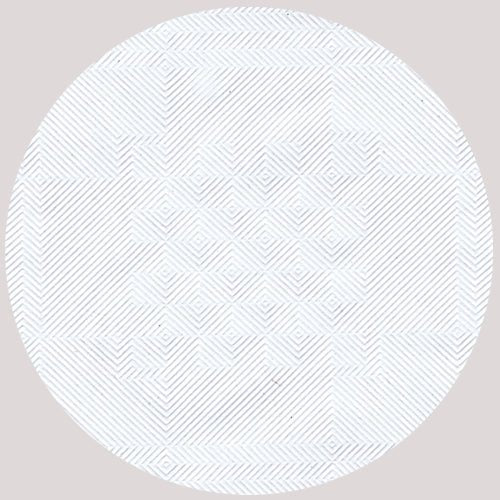 Um padrão circular de linhas cinza finas e diagonais sobre cinza claro lembra o elegante relevo adamascado da toalha de papel PAPSTAR com relevo adamascado 50m x 1m da PAPSTAR GmbH, perfeita para ocasiões festivas.