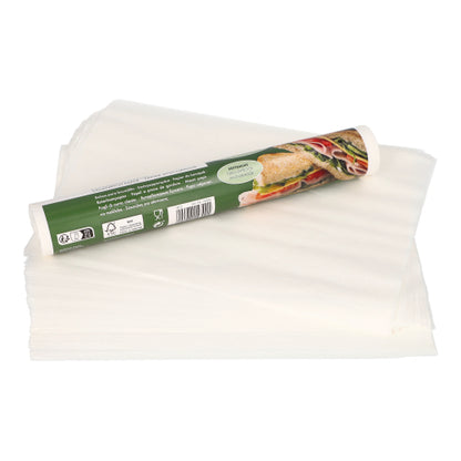 Uma rolo de PAPSTAR papel manteiga 25x30 cm, 100 folhas, branco | Bandeirola (100 folhas) da PAPSTAR GmbH está em cima de uma pilha de folhas, etiquetada com informações do produto - ideal para embrulhar sanduíches ou snacks.