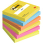 Um pacote de seis Post-it® Notes 76x76 mm (Energetic Collection) da 3M Deutschland GmbH, com 100 folhas por bloco em várias cores sortidas. Feito de papel 100% certificado PEFC (SGSCH-PEFC-COC-110078) para sustentabilidade.