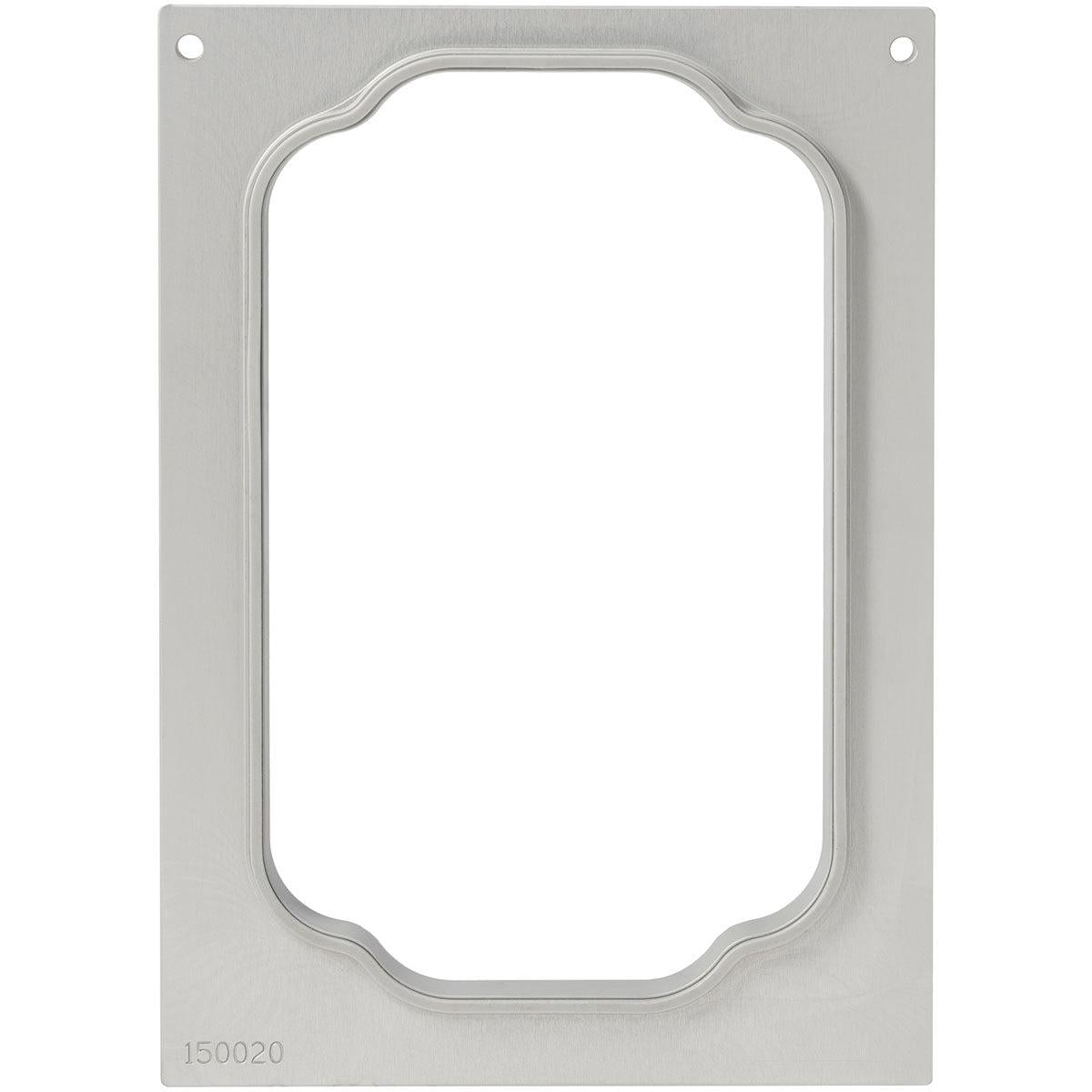 Uma cassete prática e robusta para bandejas PP Take Away (1100-1750 ml) da Duni GmbH. Estrutura de metal retangular com bordas internas arredondadas, furos de fixação nos cantos superiores, gravação "150020" no canto inferior esquerdo, centro aberto. Embalagem com 1 peça.