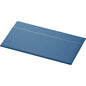 Um pacote de guardanapos de papel Duni GmbH, 33x32 cm, 1 camada, azul escuro (6x750 unidades), está ligeiramente inclinado sobre uma superfície branca.