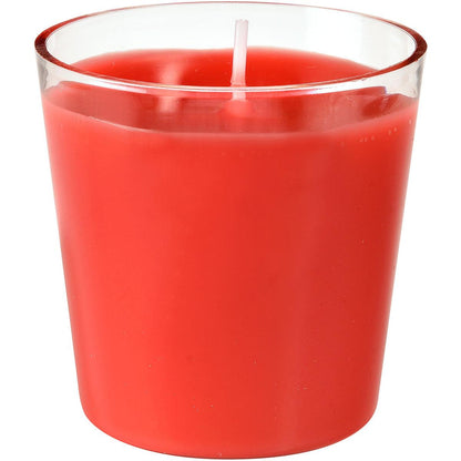 Uma vela vermelha de recarga Switch & Shine da Duni GmbH em um suporte de vidro claro, vista de um ângulo ligeiramente elevado. Possui um pavio branco central não aceso e oferece cerca de 30h de tempo de combustão para um prazer duradouro. Tamanho: 65 x 65 mm, unidade de recarga.