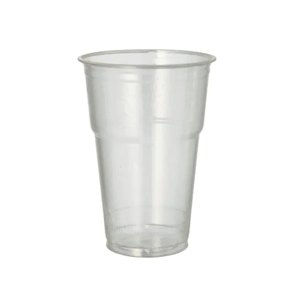 O copo de bebida fria PAPSTAR 70 em PLA "puro" da PAPSTAR GmbH fica ereto, claro como cristal e ecológico sobre um fundo branco - ideal para bebidas refrescantes.