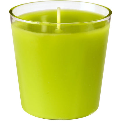 A recarga Switch & Shine da Duni GmbH, uma vela de recarga verde (cerca de 30h, 65x65 mm) em um suporte de vidro claro com um pavio, é apresentada contra um fundo branco simples.