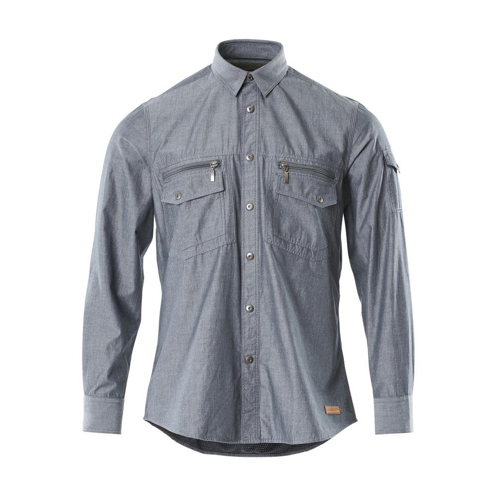 Camisa em cambraia com forro em mesh, jeans escuro lavado