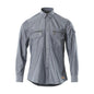 Camisa em cambraia com forro em mesh, jeans escuro lavado