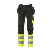 Calças com bolsos pendurados