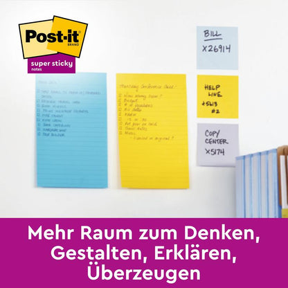 Três Post-it® Super Sticky Notes em grande formato, Boost Collection, pautado (101 x 152 mm), da 3M Deutschland GmbH, aderem a uma parede branca, abaixo de uma faixa violeta com "Mais espaço para pensar, criar, explicar, convencer."