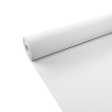 Rolo de toalha de papel Duni GmbH 100x1,18 m - Toalha de mesa descartável branca | 1 rolo está desenrolado diagonalmente sobre um fundo branco. A prática toalha de mesa é ideal para uma decoração de mesa elegante e estende-se para baixo à direita.