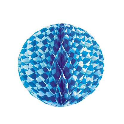 A bola de favo de mel PAPSTAR difícil de inflamar da PAPSTAR GmbH apresenta-se com um padrão de xadrez azul, totalmente aberto e frontal sobre fundo branco – ideal como decoração difícil de inflamar para qualquer evento.
