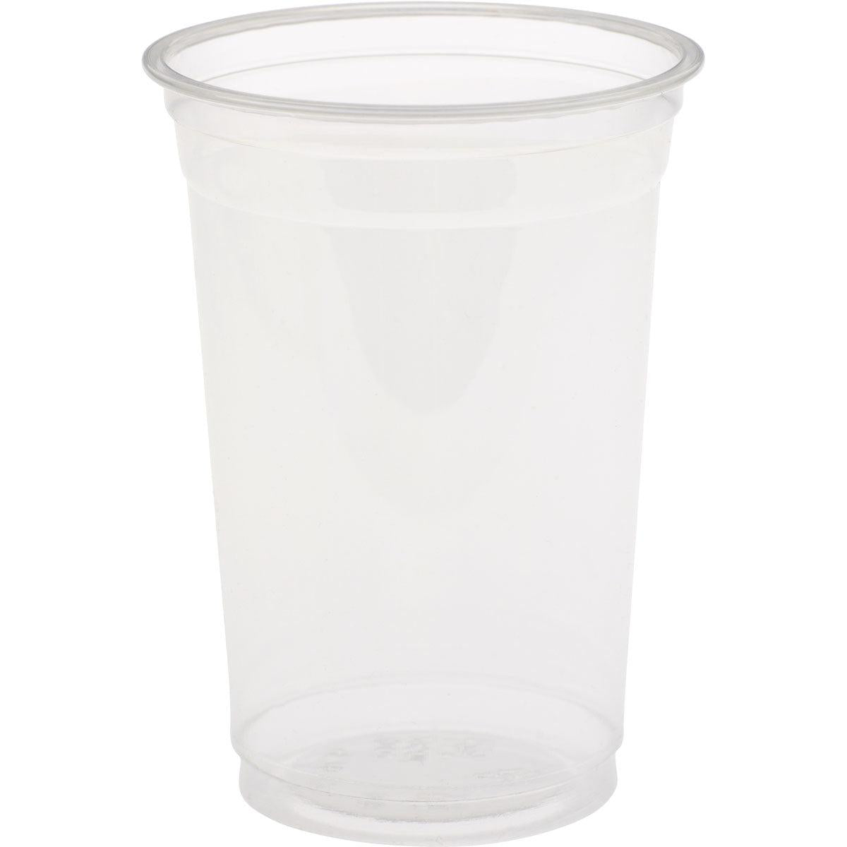 Um copo descartável transparente de 300 ml da Duni GmbH rPET Crystal está em pé sobre um fundo branco. A embalagem contém 65 unidades.