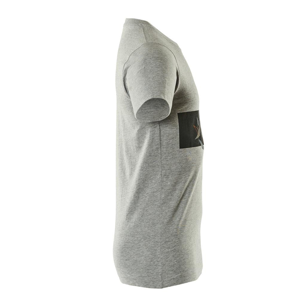 Camiseta com camiseta estampada