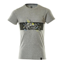 Camiseta com camiseta estampada