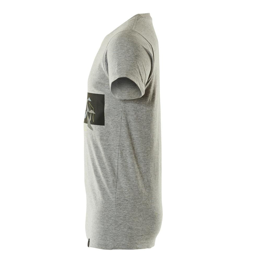 Camiseta com camiseta estampada