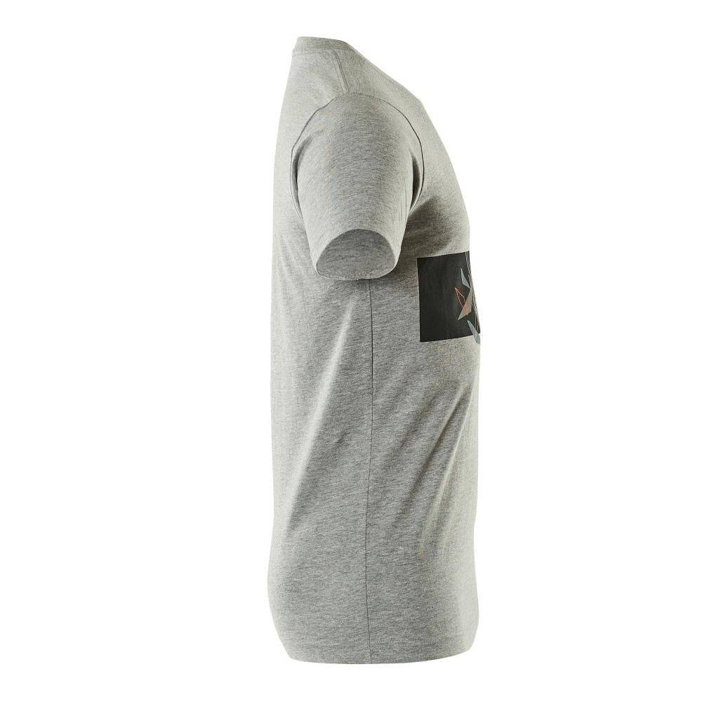 Camiseta com camiseta estampada