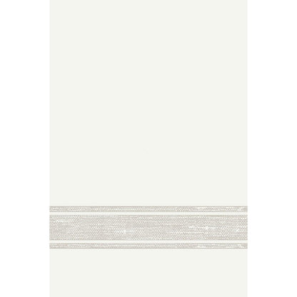 Um fundo de cor única, creme, com uma faixa padrão bege na parte inferior - perfeito para apresentar os guardanapos Dunilin 40 x 60 cm 1/4 de dobra da Duni GmbH como parte de uma decoração de mesa sofisticada.