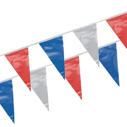 A guirlanda de bandeirolas PAPSTAR, filme à prova de intempéries da PAPSTAR GmbH, consiste em bandeirolas triangulares vermelhas, brancas e azuis em uma corda - perfeita para eventos e decorações ao ar livre.