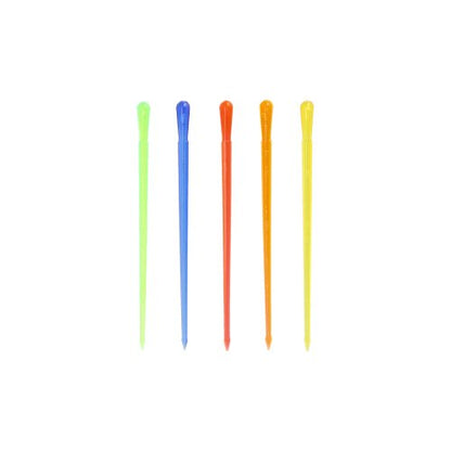 Cinco coloridos PAPSTAR palitos decorativos "Drop" (8 cm) da PAPSTAR GmbH nas cores verde, azul, laranja, vermelho e amarelo estão dispostos verticalmente sobre um fundo branco. Cada um tem uma extremidade arredondada e uma ponta afiada - ideal para uma decoração de festa elegante.