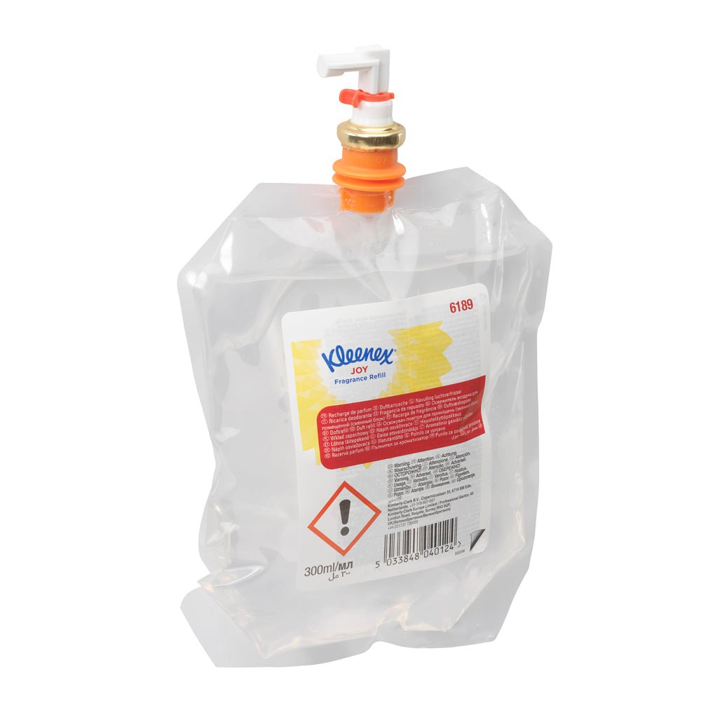 Uma embalagem de recarga transparente de 300 ml Kleenex® Duft Joy da Kimberly-Clark GmbH com tampa branca e laranja, detalhes do produto e código de barras - ideal para uso em cartuchos de ambientador de banheiro. A embalagem contém 6 frascos de recarga por caixa.