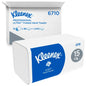 Die Kleenex® Ultra™ Falthandtücher der Kimberly-Clark GmbH enthalten 15 Packungen mit 96 weißen Falthandtüchern (insgesamt 1.440 Stück) in einer blau-weißen Verpackung für hygienisches Händetrocknen in jeder Umgebung.