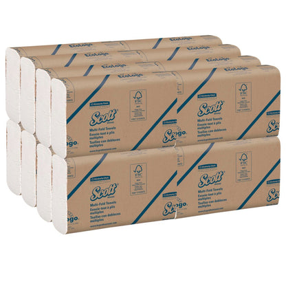 Dezesseis pacotes brancos, dobrados várias vezes, de toalhas Scott® da Kimberly-Clark GmbH estão ordenadamente empilhados; cada pacote contém 250 folhas e possui uma marca clara - perfeito para secagem higiênica das mãos.