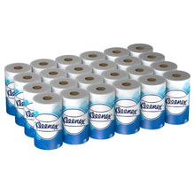24 Packungen mit Auslaufartikeln: Kleenex® Toilettenpapierrollen (Kimberly-Clark GmbH) mit je 2 kleinen weißen Rollen (200 Blatt) sind in vier Sechserreihen angeordnet. Die blaue Verpackung zeigt das Kleenex-Logo auf jeder Rolle.