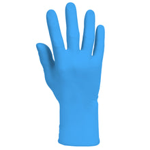 Ein einzelner KleenGuard® G10 2PRO blauer Nitril-Handschuh (23cm, beidhändig), von Kimberly-Clark GmbH, wird auf weißem Hintergrund gezeigt-ideal für die Lebensmittelverarbeitung dank hoher Chemikalienbeständigkeit.