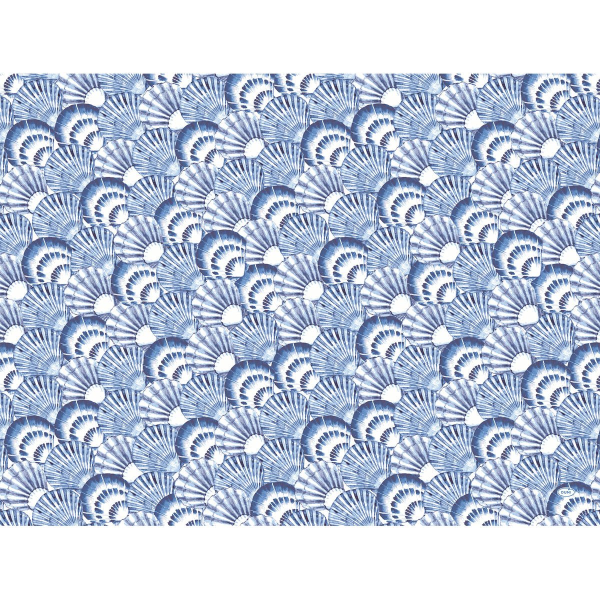 Um padrão de conchas azul-branco denso com linhas detalhadas adorna os individuais de papel Duni GmbH 30x40 cm Tide - Decoração de mesa de alta qualidade, pacote (250 unidades), perfeito para a mesa elegantemente posta.