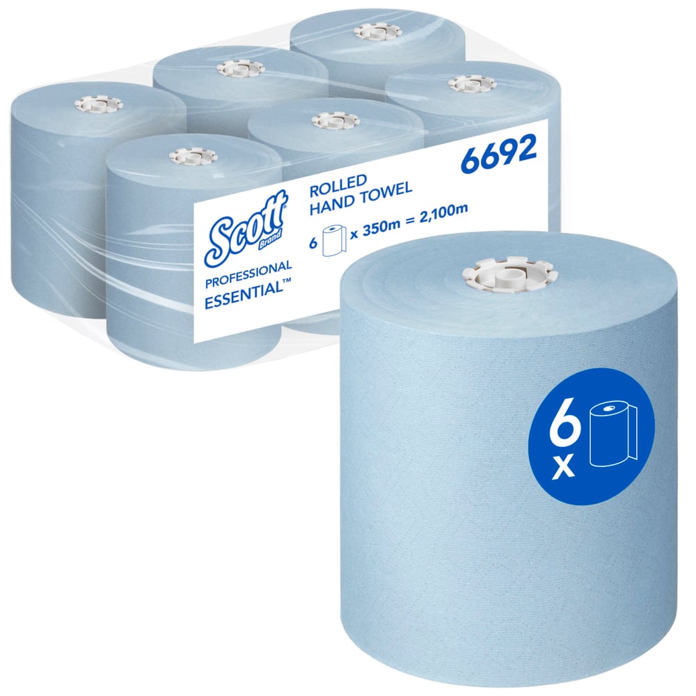 Uma caixa com seis rolos de toalhas Scott® Essential™ da Kimberly-Clark GmbH, cada rolo azul com 350 m de comprimento, totalizando 2.100 m. Um rolo está desembrulhado na frente, os outros estão embalados em plástico.