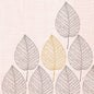 Um grupo de folhas de álamo com bordas e padrões geométricos em cinza e um toque dourado destaca-se sobre um fundo texturizado rosa claro. Perfeitas para decoração de mesa, estas guardanapos Duni GmbH 33x33 3-camadas (1/4 Aspen, pacote de 50 unidades) são ideais para qualquer ocasião.