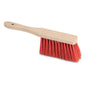 A vassoura industrial Nölle Profi Brush Elaston vermelha, 28 cm com orifício para pendurar da Nölle Profi Brush Bürsten- & Pinseltechnik e.K. destaca-se por um cabo de madeira clara e cerdas de plástico vermelho, representada em vista lateral sobre fundo branco.
