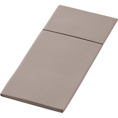 O Duniletto-Slim 40x33cm da Duni GmbH é um guardanapo bege retangular dobrado com uma dobra visível, apresentado sobre um fundo branco simples - ideal como base higiênica para um uso ordenado e prático.