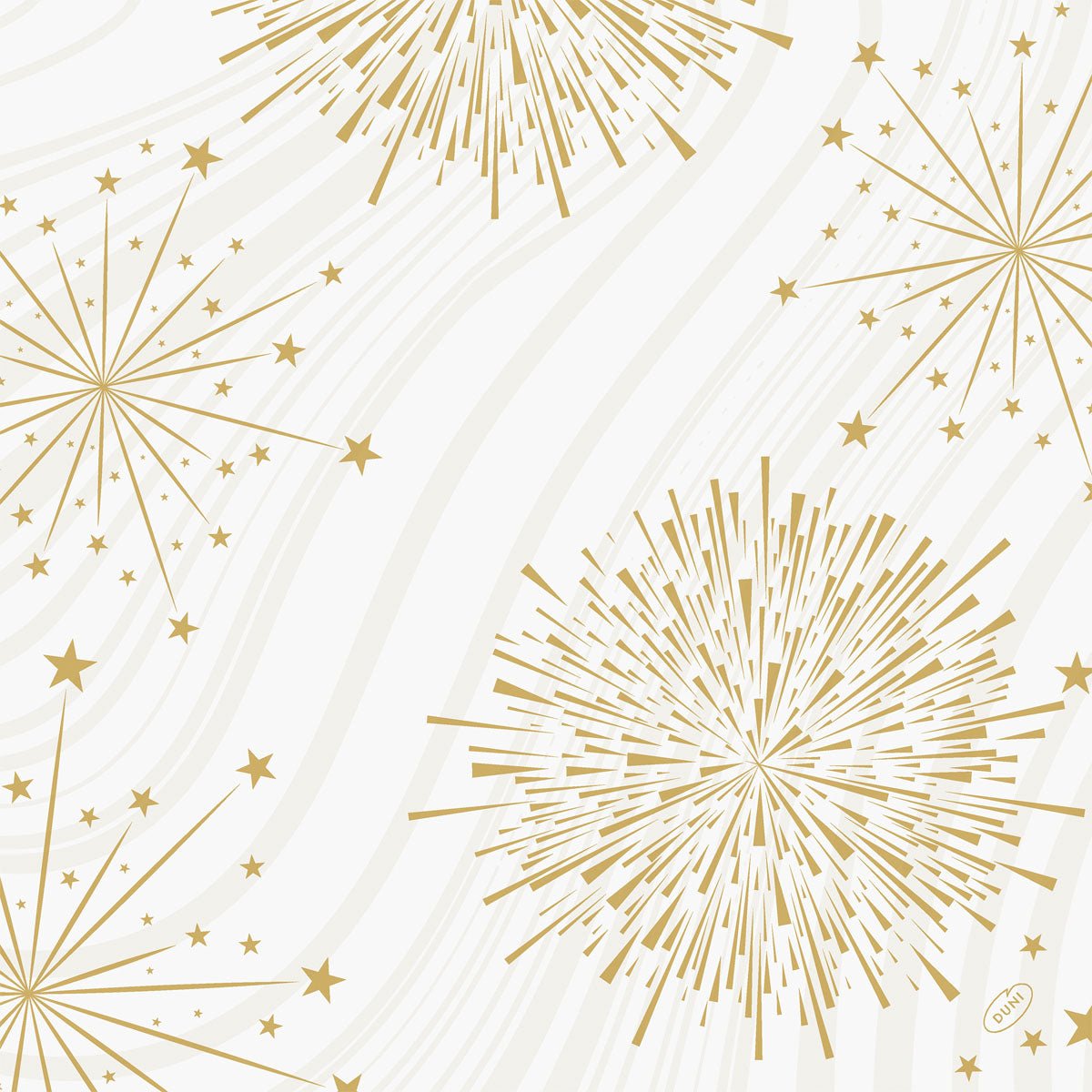 Padrões de explosão de estrelas e fogos de artifício dourados com várias formas de linhas e estrelas adornam um fundo branco com ondas cinza discretas, proporcionando um visual festivo - ideal para os guardanapos Bio-Dunisoft 40x40cm da Duni GmbH em qualquer ocasião.