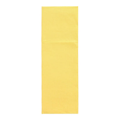 Um guardanapo de papel amarelo retangular da PAPSTAR 50 guardanapos "DAILY Collection" (48 cm x 30 cm, dobra para talheres) da PAPSTAR GmbH, não dobrado e apresentado sobre um fundo branco.