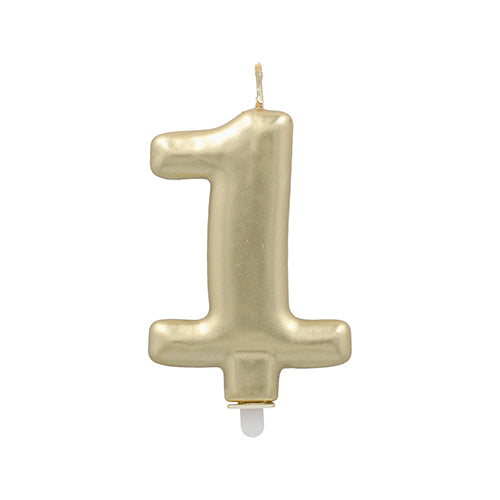 Die PAPSTAR GmbH Zahlenkerze mit Halter in Gold (7 cm) ist geformt wie die Zahl Eins, mit einem Spitzendocht und weißem Sockel - ideal als Kuchendekoration oder Geburtstagskerze, dargestellt auf einem schlichten weißen Hintergrund.