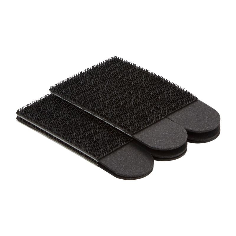 Três almofadas de limpeza de escova retangulares pretas com cerdas texturizadas, empilhadas em fundo branco - perfeito para uso com tiras de montagem de quadros Command™ 17201BLK da 3M Deutschland GmbH, tamanho médio, preto (4 conjuntos) para pendurar quadros sem pregos e fácil remoção.