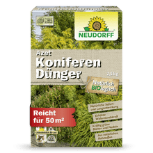 Caixa Neudorff Shop Azet KoniferenDünger, 2,5 kg. Fertilizante orgânico fortalece agulhas perenes, promove uma barreira visual densa e cobre até 50 m². A embalagem mostra ramos verdes de coníferas.