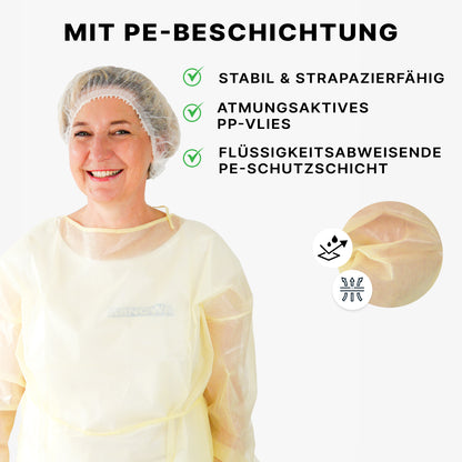 Eine Frau in einem ARNOMED Virendichter Einweg Schutzkittel, Gelb, PP/PE-Beschichtung (ARNOWA GmbH), lächelt mit einer Haardecke. Text und Nahaufnahmen zeigen die PE-Beschichtung, die Atmungsaktivität, die Strapazierfähigkeit und die Flüssigkeitsbeständigkeit des Kittels mit Symbolen.