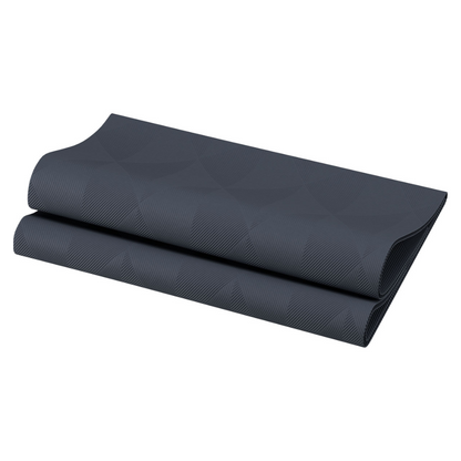 Um guardanapo dobrado em cinza escuro com um padrão geométrico discreto da Duni GmbH irradia elegância com sua aparência brilhante.